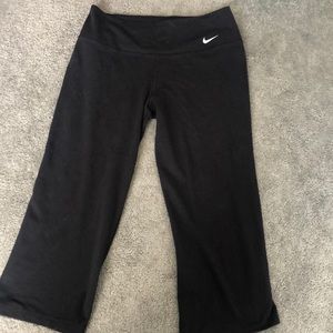 Black Nike leggings